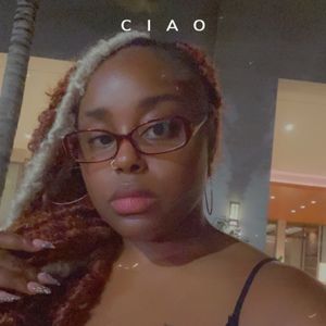 Meet your Posher, Antonia